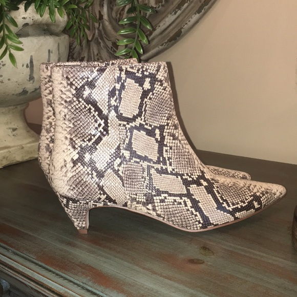 Splendid Women’s Nettie Natural Kitten Heel Bootie - Picture 13 of 16